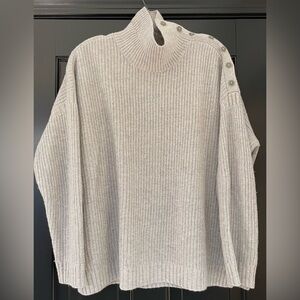Garnet Hill Cashmere Gray/Silver Flecked Ribbed Turtleneck Sweater Neck Button